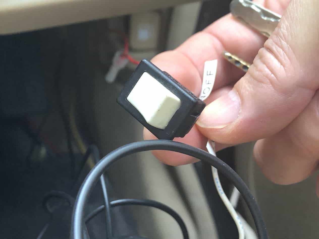 モバイルSIMフリールータを車内で常時接続させるキット